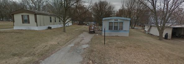 Villa Village: 2404 N 8th St, Red Oak, IA 51566